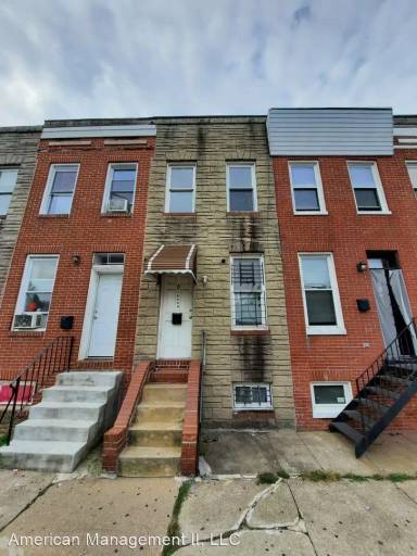 Main picture of 2935 Pulaski Hwy