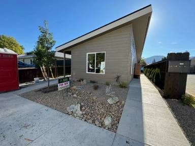 Main picture of 809 SE 8th St
