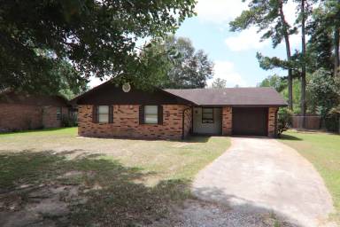 Main picture of 7802 Pecan Ln