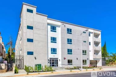 Main picture of 8435 Orion Ave