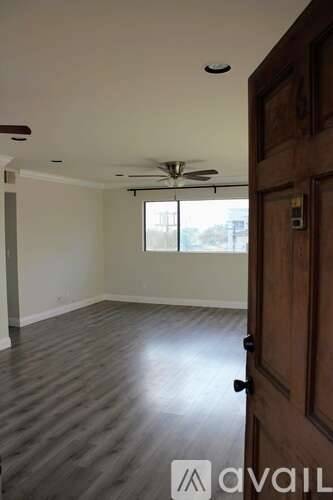 Main picture of 128 W Windsor Rd