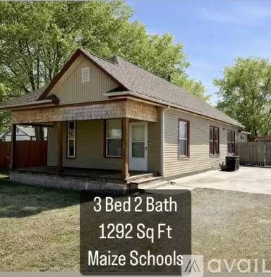 Main picture of 413 W Irma St