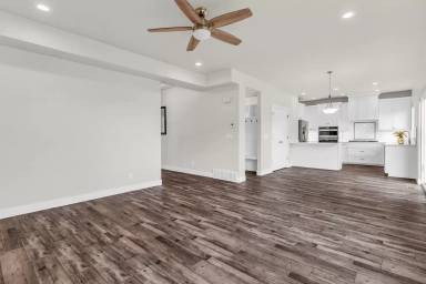 Main picture of 1432 E Daylily Ct