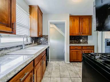 Main picture of 113 S Minerva Ave