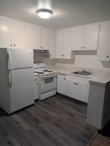 Main picture of 1025 N Madison St