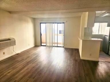 Main picture of 132 S Clark Dr