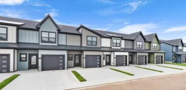 Main picture of 305 Jonathan Wade Pvt Cir