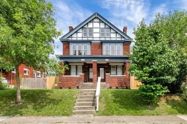 Main picture of 768 Bedford Ave