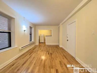 Main picture of 1347 N Dearborn St