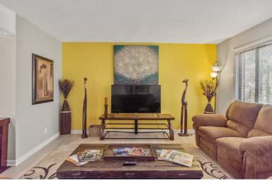 Main picture of 6202 Dixon Dr