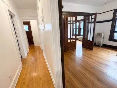 Main picture of 205 N Pinckney St
