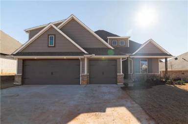 Main picture of 504 NW 198th St
