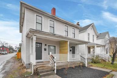 Main picture of 570 E Whittier St