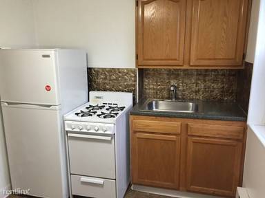 Main picture of 933 W Liberty St
