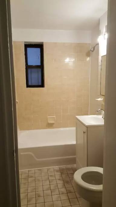 Main picture of 137 Willow St
