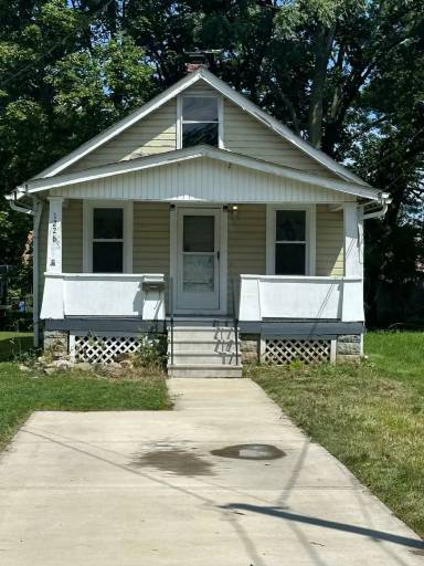 Main picture of 1226 W 7th St