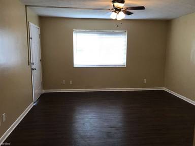 Main picture of 7556 La Fontaine Dr