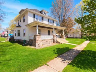 Main picture of 303 Emmons St SE