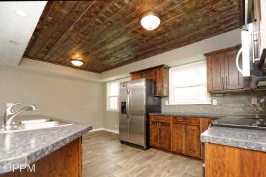 Main picture of 3109 S 56th St