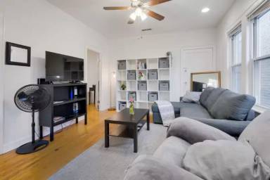 Main picture of 2918 S Haynes Ct