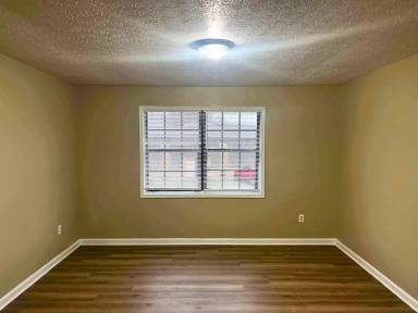 Main picture of 102 Virgil Ct