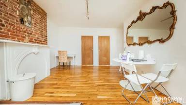 Main picture of 99 Hall St