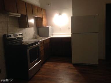 Main picture of 109 W 2nd St