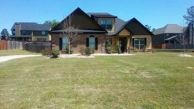 Main picture of 261 Landing Way