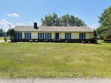 Main picture of 1214 Lakeview Cir