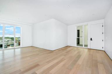 Main picture of 1136 N La Cienega Blvd