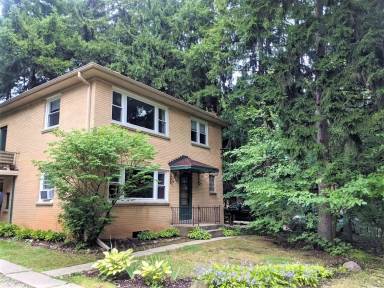 Main picture of 1007 N 124th St
