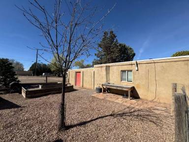 Main picture of 330 Pueblo Solano Rd NW