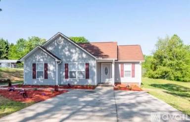 Main picture of 399 Winecoff St