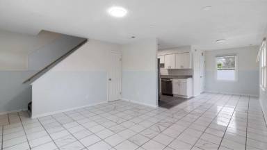 Main picture of 1536 W 39th St