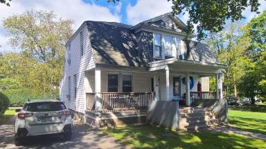 Main picture of 163 E Park Ave
