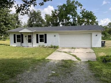 Main picture of 225 Marcelle Dr