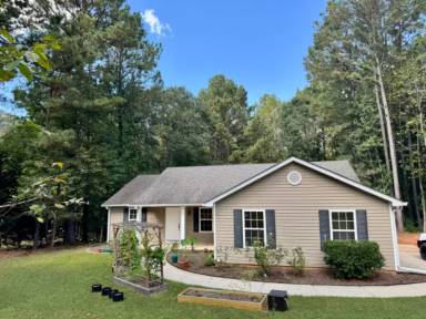 Main picture of 350 Bee Rd