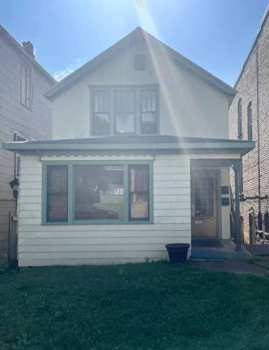Main picture of 310 E 5th St
