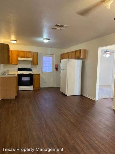 Main picture of 701 Miracle Ln