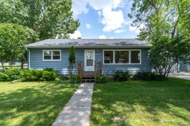 Main picture of 1722 10th Ave NW