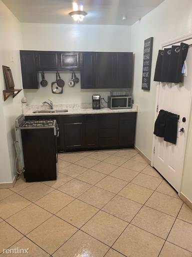 Main picture of 3565 W Lyndale St