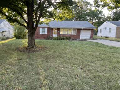 Main picture of 2409 Massachusetts St