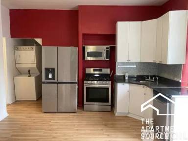 Main picture of 1016 W Cullerton St