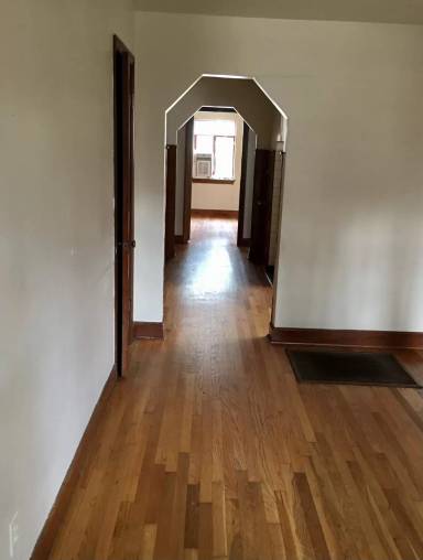 Main picture of 1210 Charleston Ave