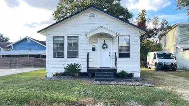 Main picture of 808 Gordon St