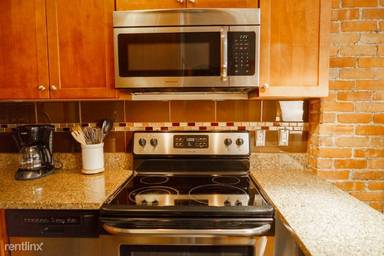 Main picture of 17 Garrison St