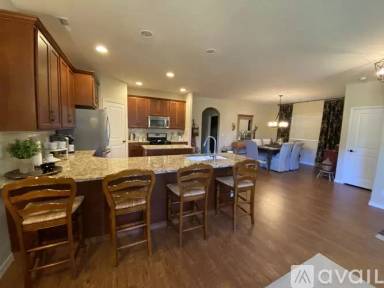 Main picture of 1148 W Grove Way