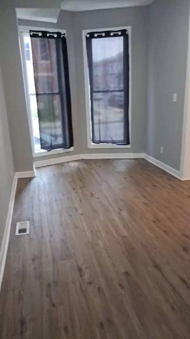 Main picture of 1811 W Lafayette Ave