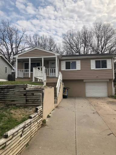 Main picture of 5521 N 63rd St