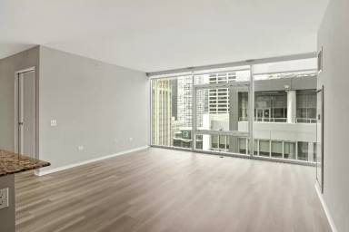 Main picture of 199 E Illinois St